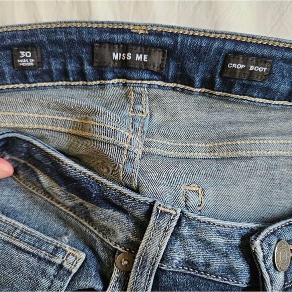 MISS ME Jeans Women's Sz 30 (29x24.5)  Blue Crop Boot Low-Rise Raw Hem GUC - Picture 2 of 9
